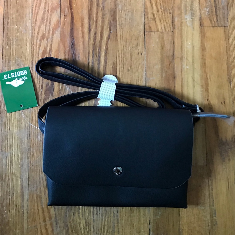 Roots purse